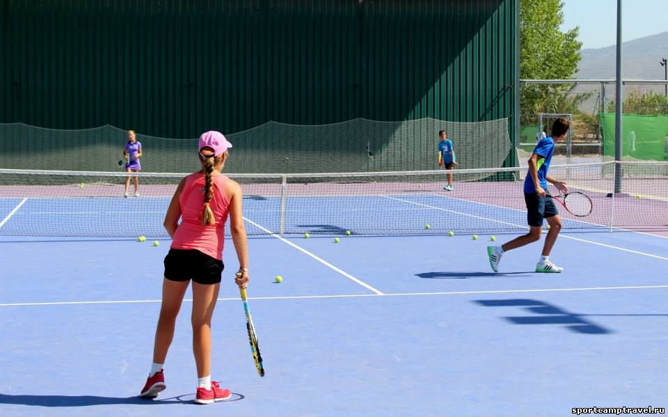 Спортивные лагеря теннис. Теннисная Академия Сочи Адлер. Адлерская теннисная Академия. Академия тенниса Сочи. Академия тенниса Адлер Арена.